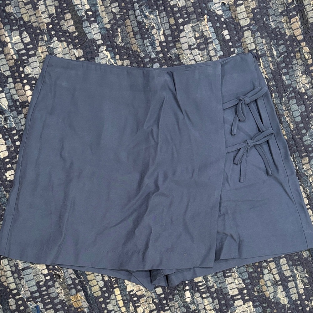 Stradavarius Women's Blue Skorts with Bow Accents